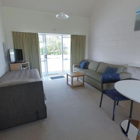 Castle Court Motel Wellsford Kültér fotó