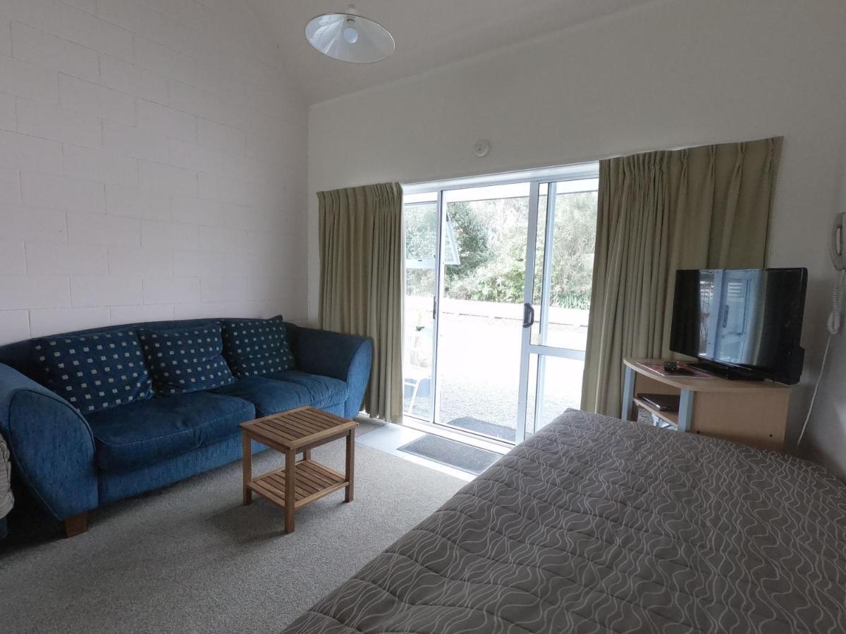 Castle Court Motel Wellsford Kültér fotó