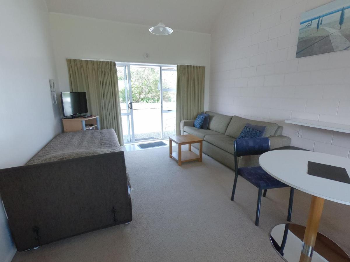 Castle Court Motel Wellsford Kültér fotó